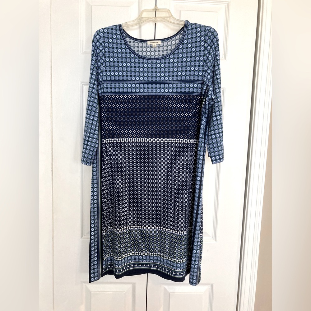 Max Studio mixed blue dress.  Size Large. Very flattering fit.